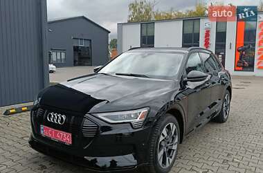 Audi e-tron  2021