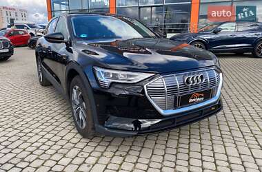 Audi e-tron  2022