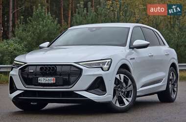 Audi e-tron  2021