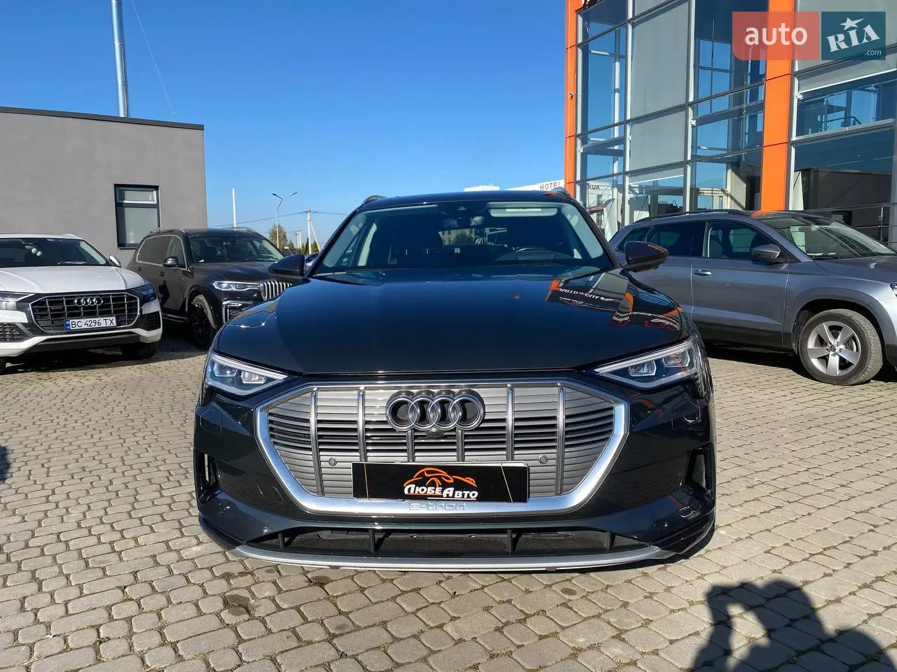 2019 Audi e-tron - мініатюра 2