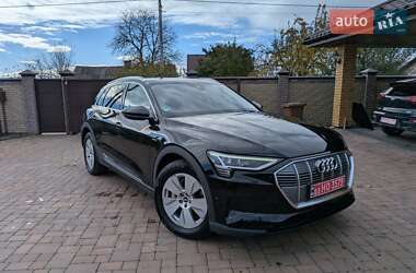 Audi e-tron  2022