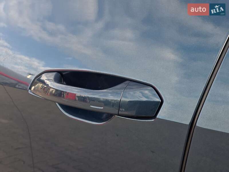 Внедорожник / Кроссовер Audi e-tron 2019 в Тернополе