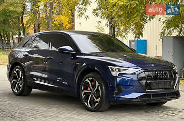Audi e-tron  2022