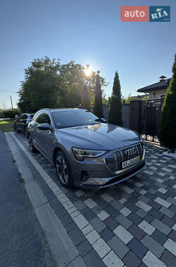 Audi e-tron  2019