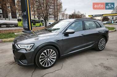 Audi e-tron  2022