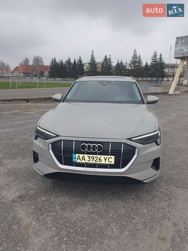 Audi e-tron