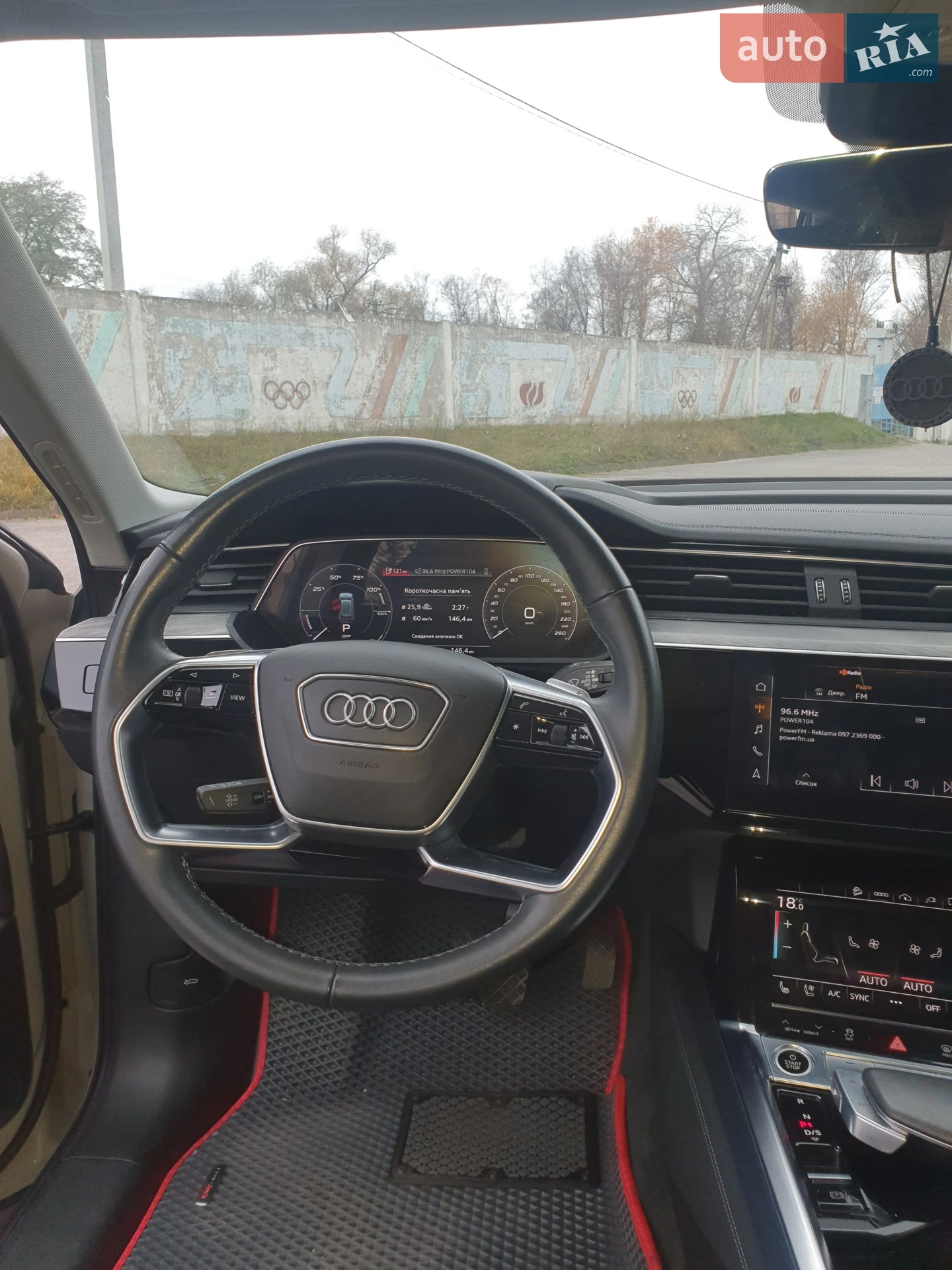 Audi e-tron 2021 VIN WA1LAAGE8NB012579 фото оголошення 20 з 26