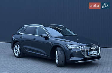 Audi e-tron  2022