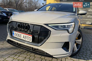 Audi e-tron  2021