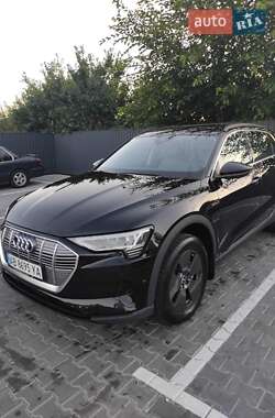 Audi e-tron  2021