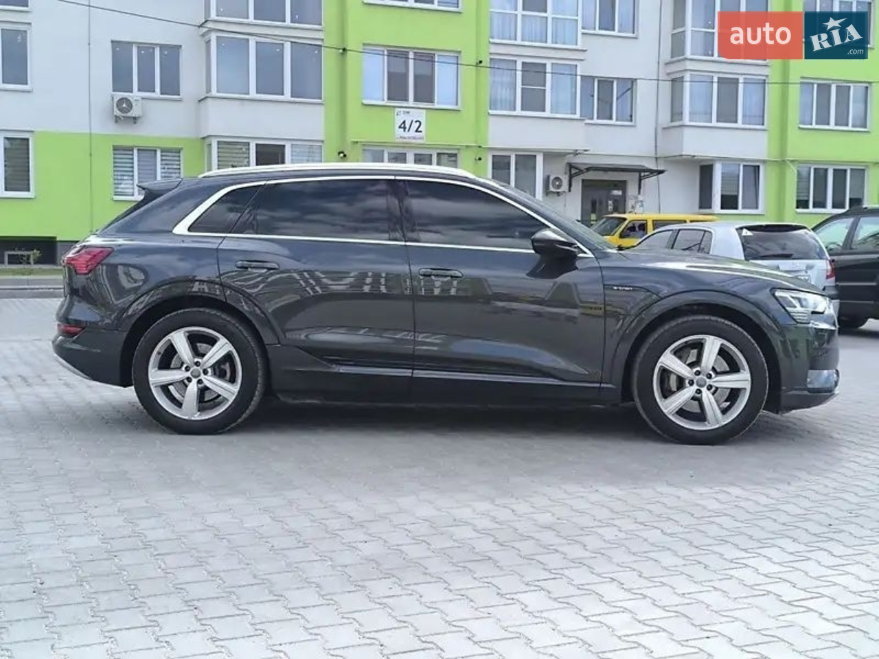 2019 Audi e-tron - мініатюра 2