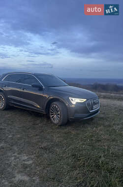 Audi e-tron  2020