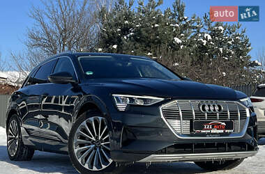 Audi e-tron  2022