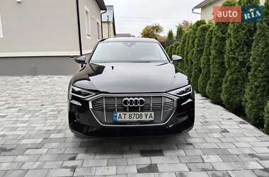 Audi e-tron  2021