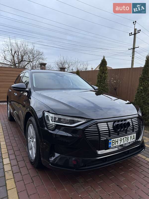 Audi e-tron