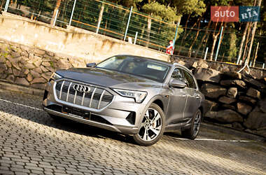 Audi e-tron  2020