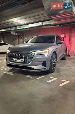 Audi e-tron  2019