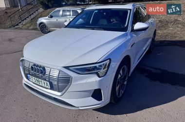 Audi e-tron  2022