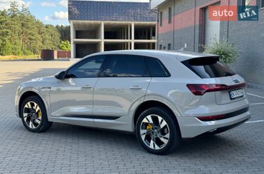 Audi e-tron  2020