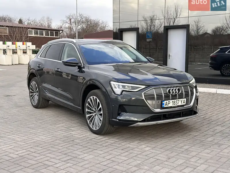 Audi e-tron 2019