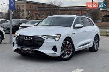 Audi e-tron  2021