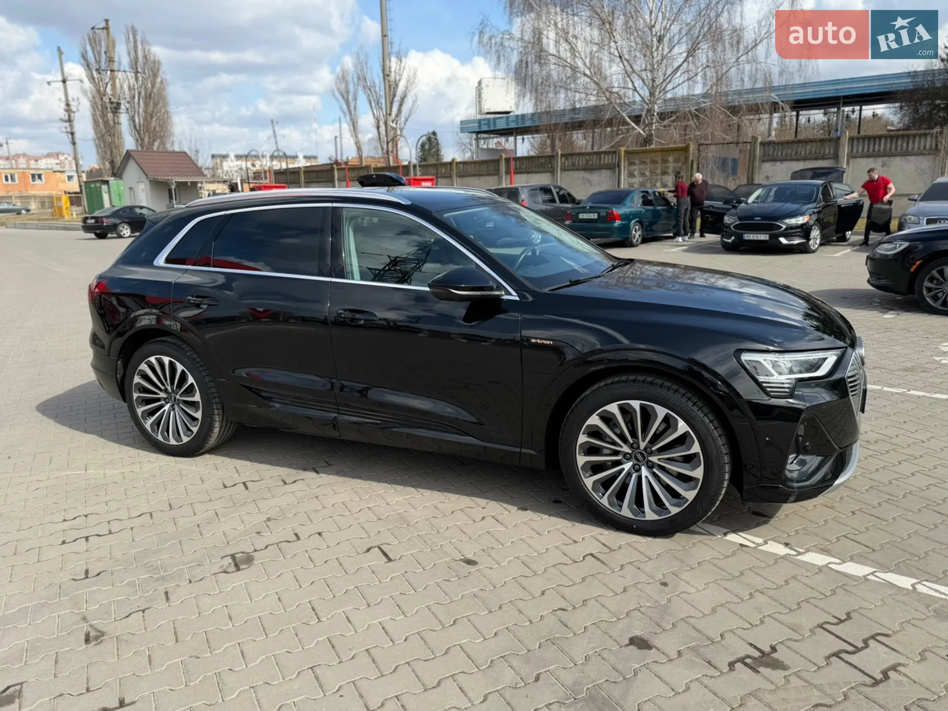 Audi e-tron 2022 VIN WAUZZZGE5PB009632 фото оголошення 3 з 5