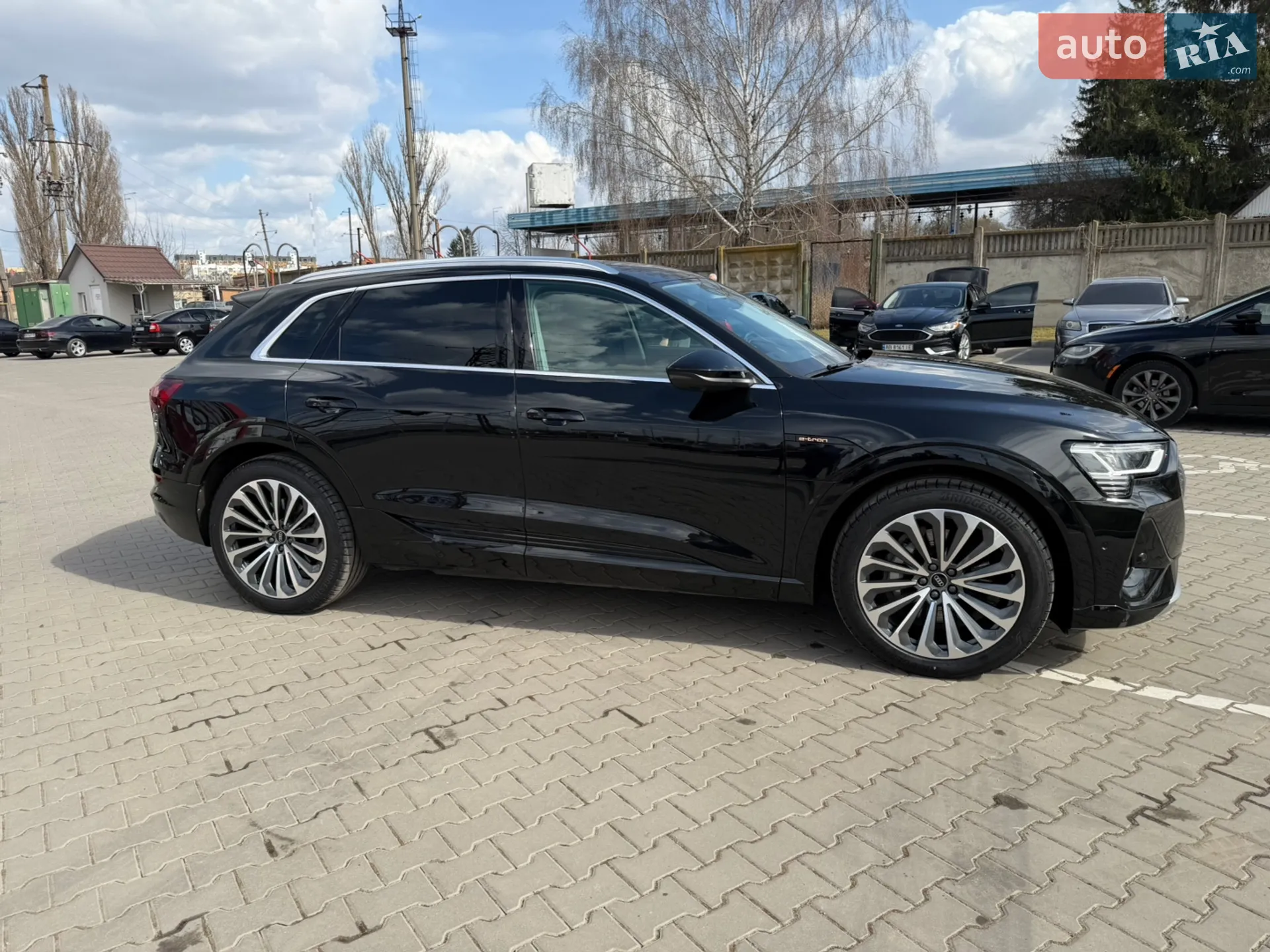 Audi e-tron 2022 VIN WAUZZZGE5PB009632 фото оголошення 4 з 5