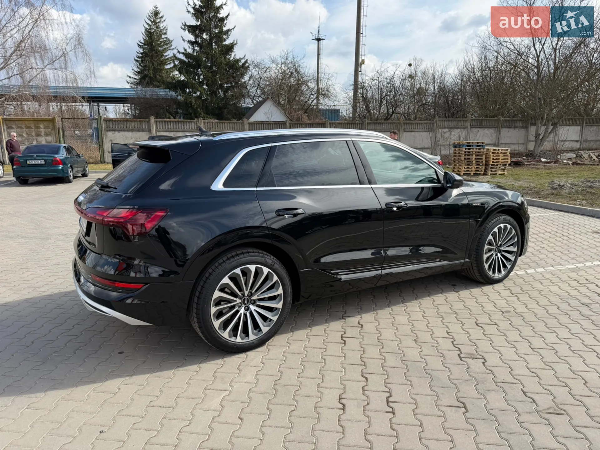 Audi e-tron 2022 VIN WAUZZZGE5PB009632 фото оголошення 5 з 5