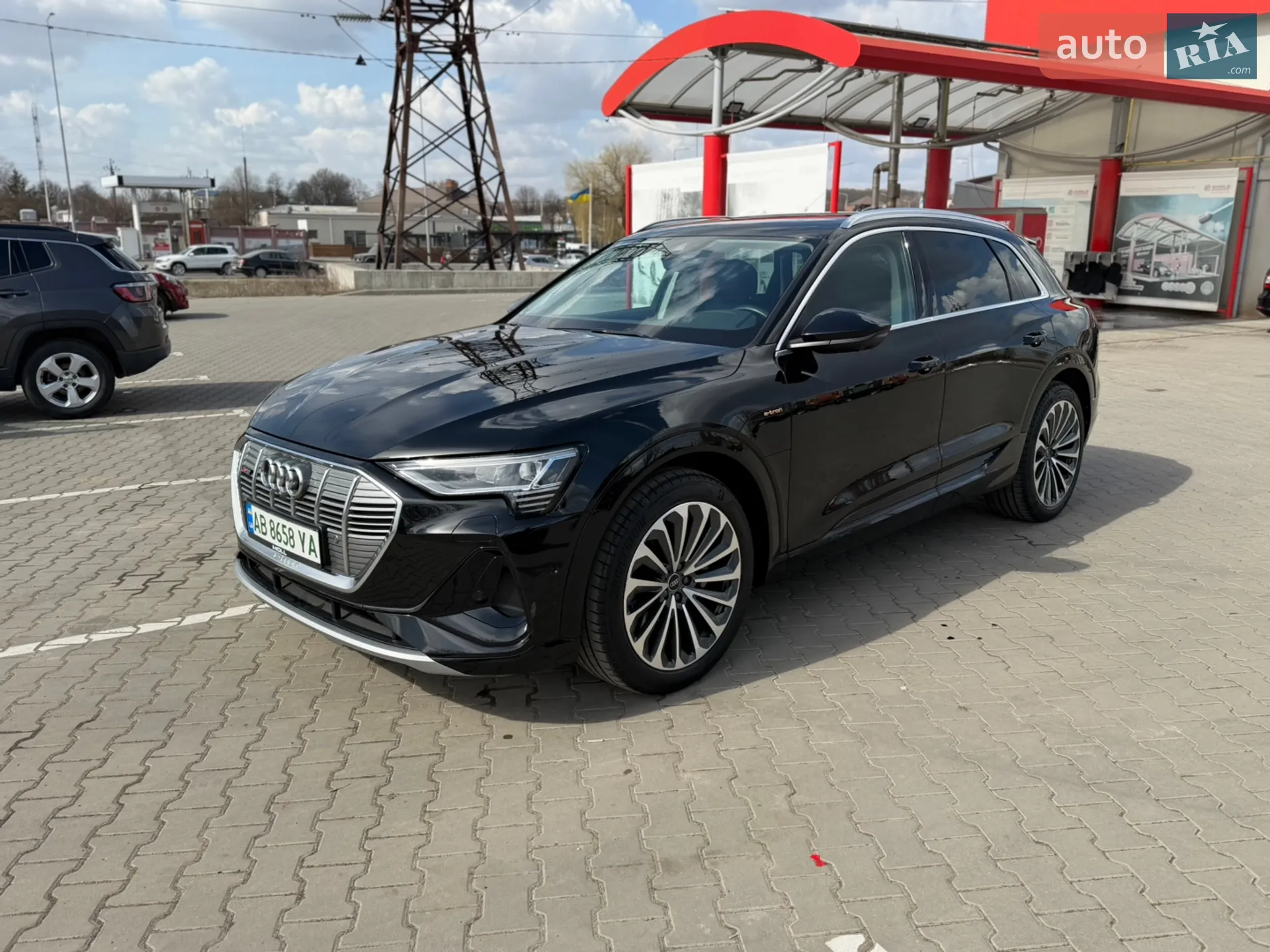 Audi e-tron 2022 VIN WAUZZZGE5PB009632 фото оголошення 2 з 5