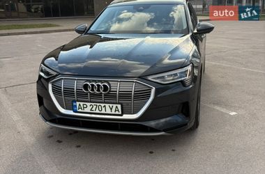 Audi e-tron  2021
