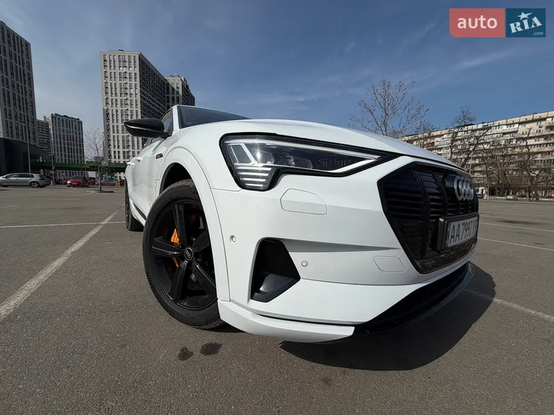 Audi e-tron 2022