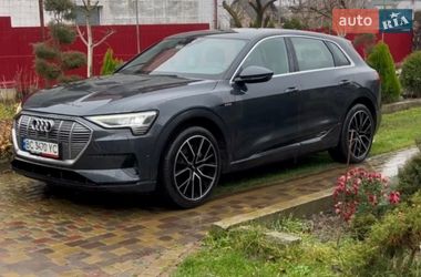 Audi e-tron  2019