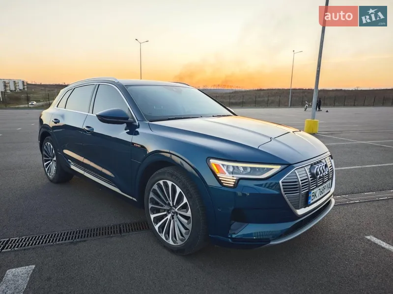 Audi e-tron 2019