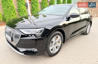 Audi e-tron  2022