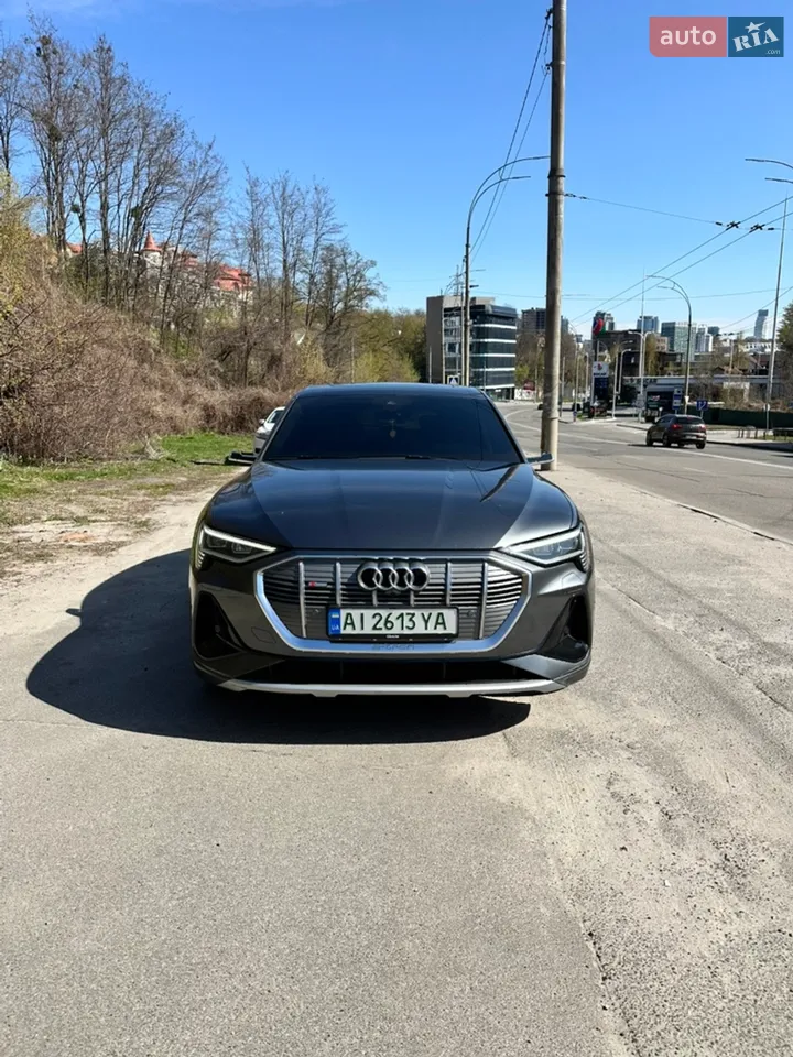 2020 Audi e-tron - мініатюра 2