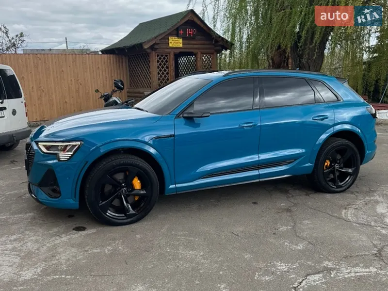Audi e-tron