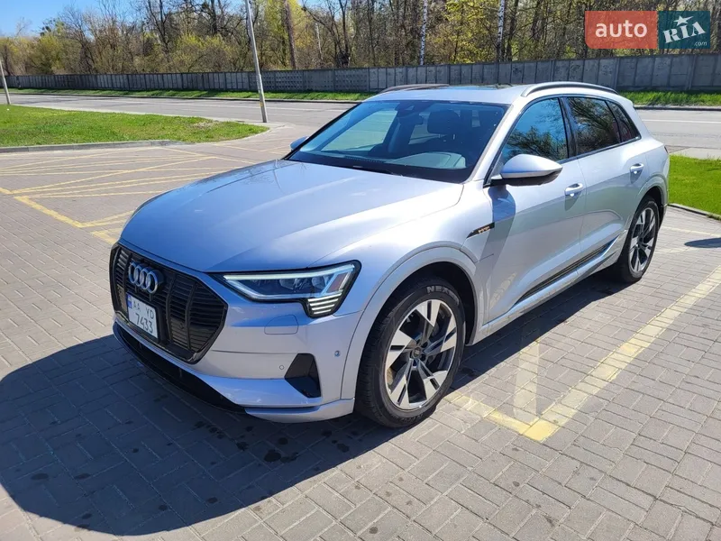 Audi e-tron
