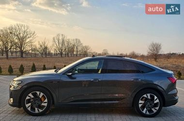 Audi e-tron  2021
