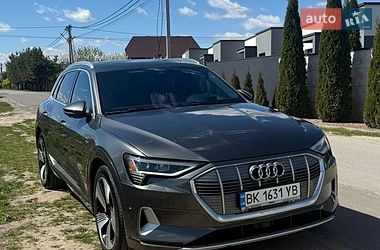 Audi e-tron  2019