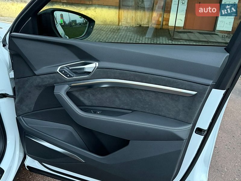Внедорожник / Кроссовер Audi e-tron 2019 в Полтаве фото 25 Внедорожник / Кроссовер Audi e-tron 2019 в Полтаве