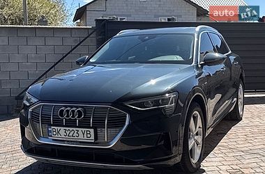 Audi e-tron  2019