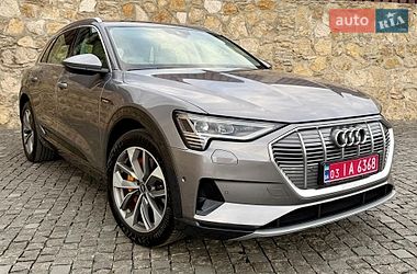 Audi e-tron  2021