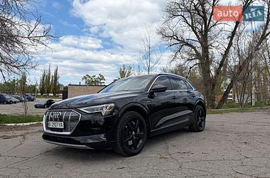 Audi e-tron  2019