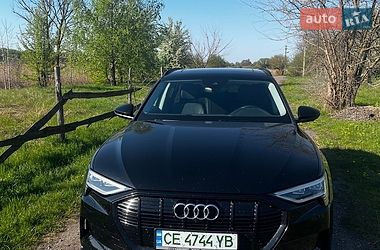 Audi e-tron  2021