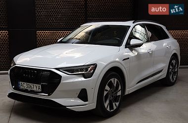 Audi e-tron  2022