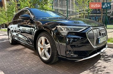 Audi e-tron  2020