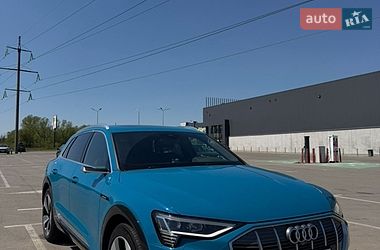 Audi e-tron  2019