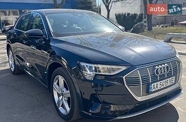 Audi e-tron  2021