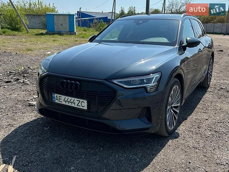 Audi e-tron