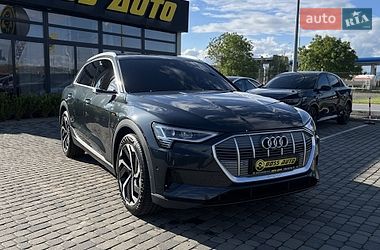 Audi e-tron  2022